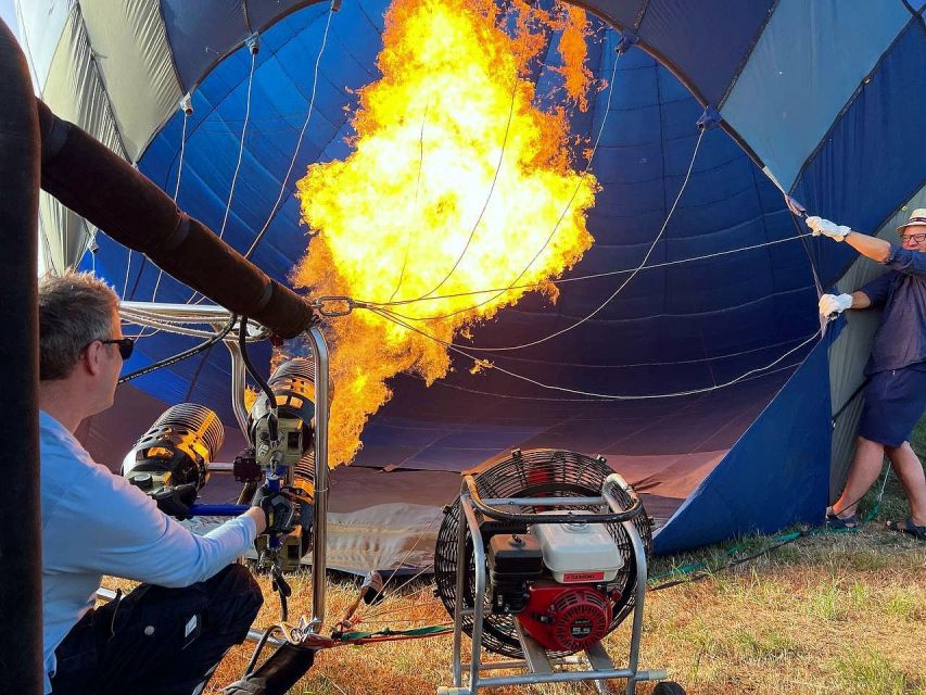 Heraklion: Sunrise Balloon Flight & Sunset Catamaran Cruise - Greek breakfast after the flight