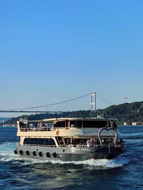 Istanbul Bosphorus: 3-Hour Day Cruise's with Asian Side Stop - Under the bridges and past Bebek