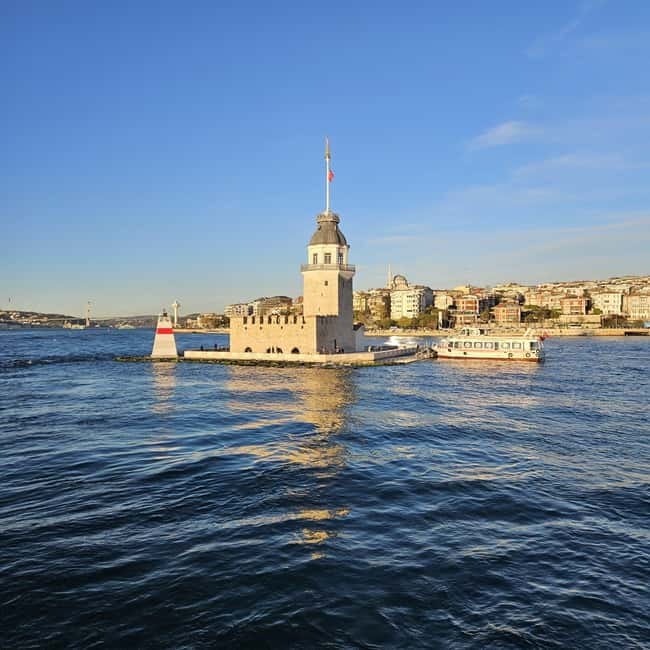 Istanbul Bosphorus: 3-Hour Day Cruise's with Asian Side Stop - One hour in Beylerbeyi