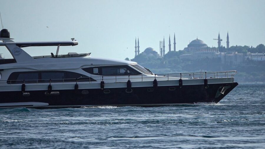 Istanbul: Bosphorus Cruise with Stopover on the Asian Side - Kanlıca: a quick taste of the Asian side
