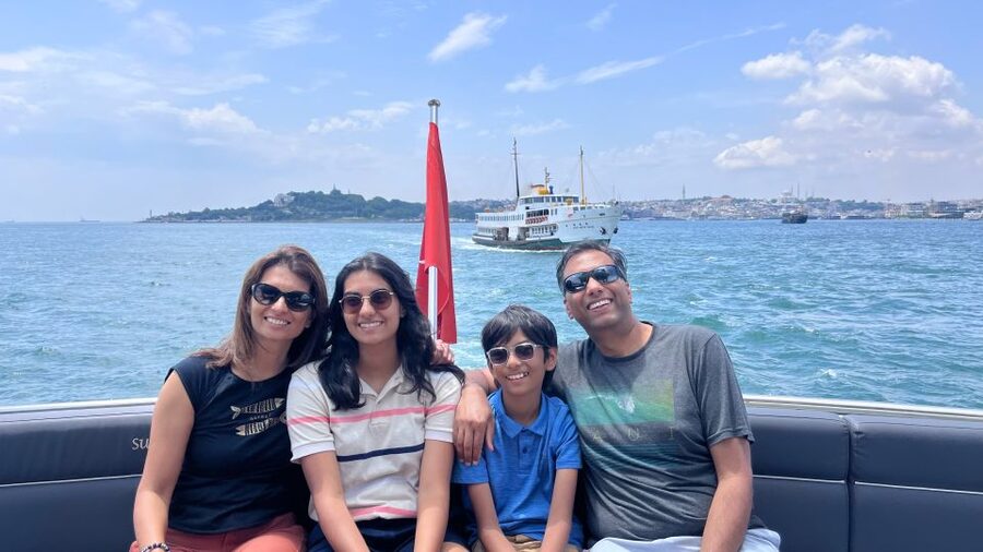 Istanbul: Bosphorus Cruise with Stopover on the Asian Side - What is served on board
