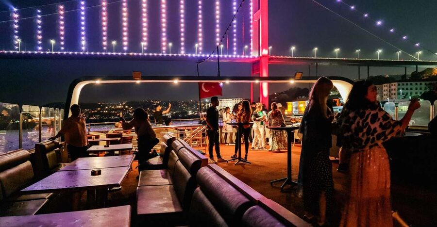 Istanbul: Bosphorus Dinner Cruise w/ Drinks & Entertainment - Why a Bosphorus Dinner Makes Sense in Istanbul