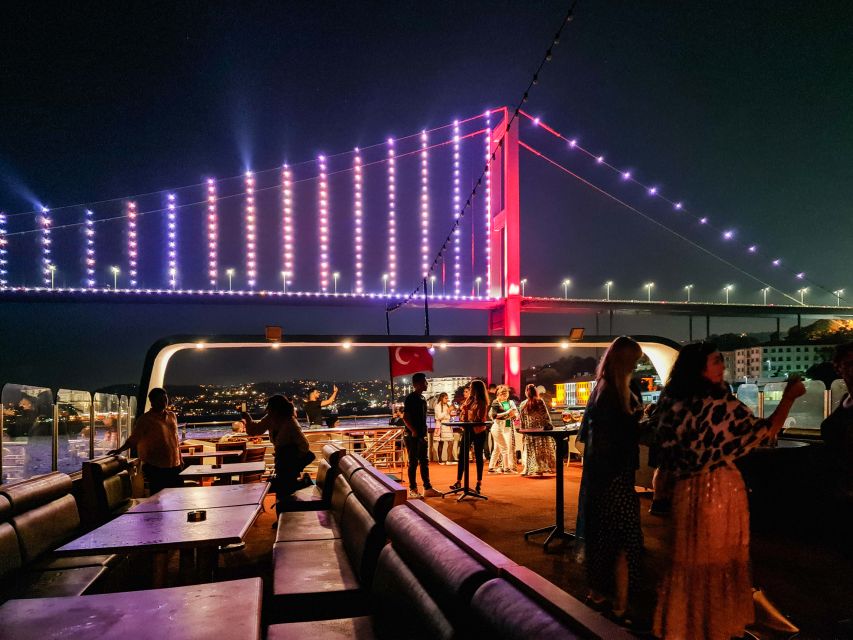 Istanbul: Bosphorus Dinner Cruise w/ Drinks & Entertainment - Dinner, Drinks, and the Table Setup