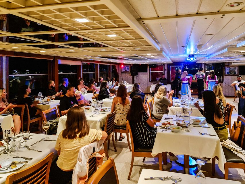 Istanbul: Bosphorus Dinner Cruise w/ Drinks & Entertainment - Rumeli Fortress and the Fatih Sultan Mehmet Bridge