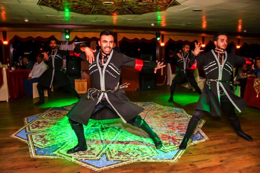 Istanbul: Bosphorus Dinner Cruise w/ Drinks & Entertainment - Maiden’s Tower and the Return Journey