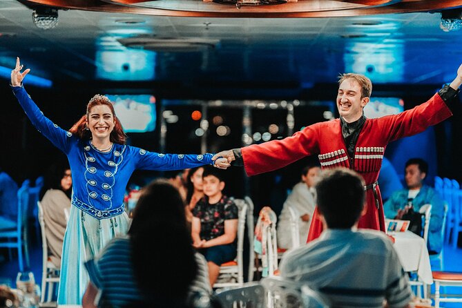 Istanbul: Bosphorus Dinner Cruise with Turkish Night Show - The Turkish night show: tradition with a party finish