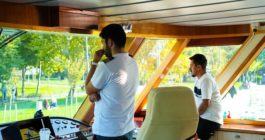Istanbul: Bosphorus & Golden Horn Cruise Daytime or Sunset - Who should book this cruise?
