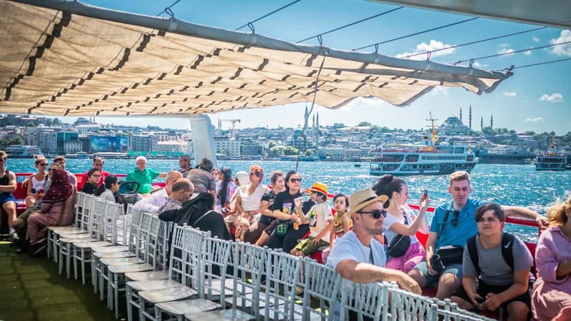 Istanbul: Bosphorus Sightseeing Cruise Tour with Audio Guide - Bebek, Rumeli Fortress, and the Second Bridge