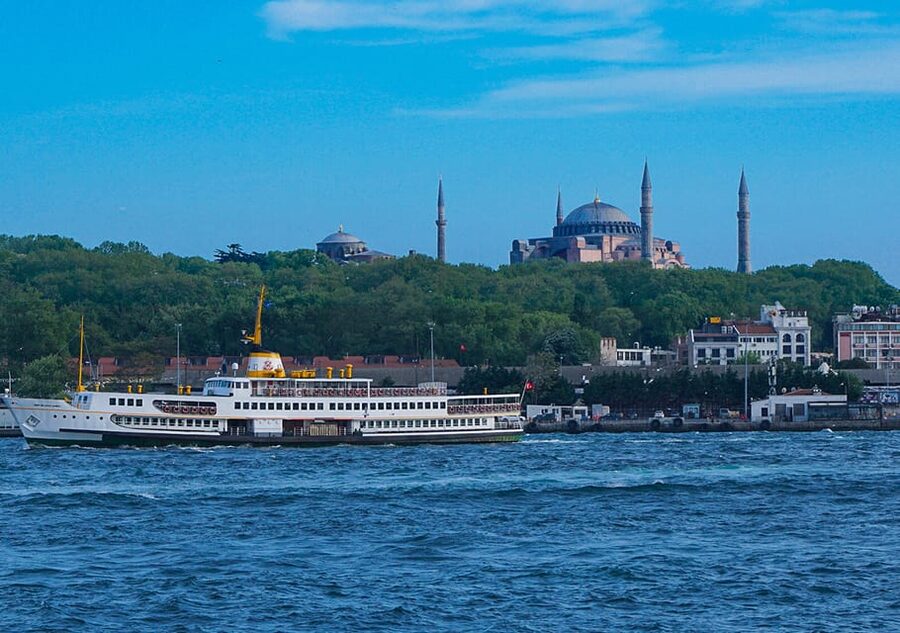 Istanbul: Bosphorus Sightseeing Cruise with Sunset Option - Sunset at 4 PM or 5 PM