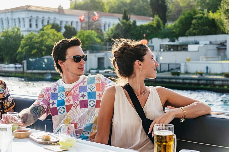 Istanbul: Bosphorus Sunset Cruise on a Luxury Yacht - The return through the Golden Horn and Galata