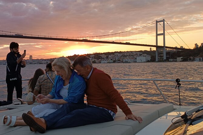Istanbul Bosphorus Sunset Cruise on Luxury Yacht - Dolmabahçe and Çırağan Palaces