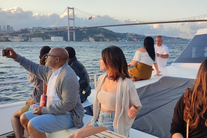 Istanbul Bosphorus Sunset Cruise on Luxury Yacht - Arnavutköy, Bebek, and Rumeli Fortress