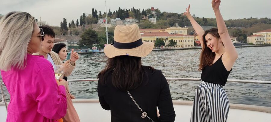 Istanbul: Bosphorus Sunset Cruise on Yacht with Live Guide - Who Will Enjoy This Cruise Most?