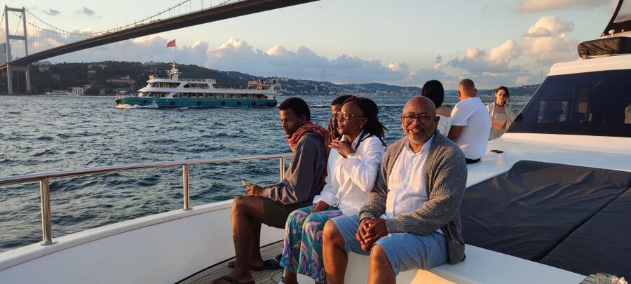 Istanbul: Bosphorus Sunset Cruise on Yacht with Live Guide - The European Shore: Palaces, Mosques, and Waterfront Life