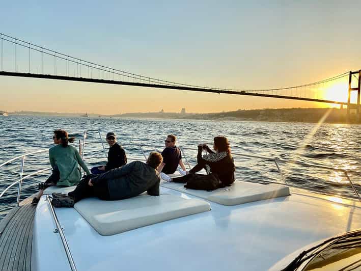 Istanbul: Bosphorus Yacht Cruise at Sunset with Snacks - Sailing Between Europe And Asia