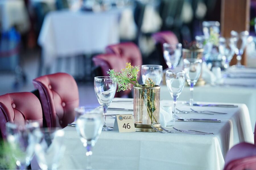 Istanbul: Dinner Cruise and Entertainment with Private Table - What the three-hour evening looks like
