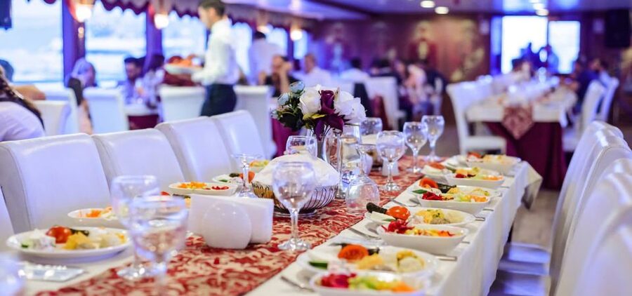 Istanbul: Dinner Cruise on the Bosphorus - Small Details That Improve the Night