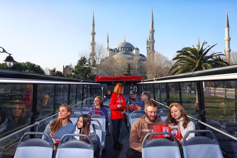 Istanbul: Hop-On-Hop-Off with Optional Audio Tour or Cruise - What the circuit shows you in one day