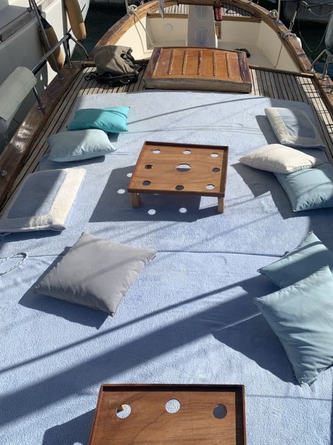 La Spezia: Cinque Terre and Portovenere Full-Day Boat Tour - Red rocks, sea caves, and the first swim stops