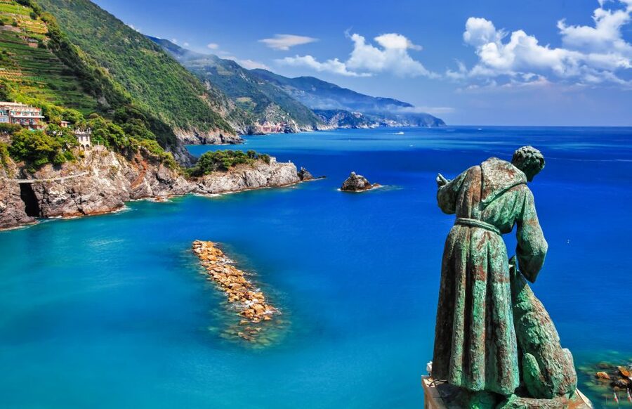 La Spezia: Cinque Terre Tour by Boat - Monterosso, the easiest place for lunch and swimming