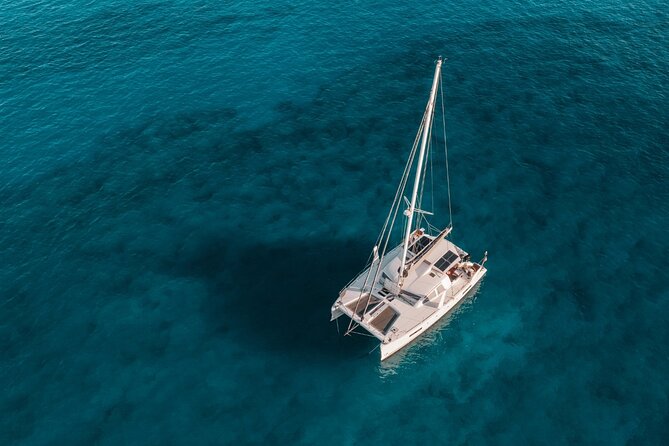 Luxury Catamaran Cruise, Dia Island –Open Bar & Lunch -Top Rated! - Daytime Sailing or a 3:30 PM Sunset Cruise