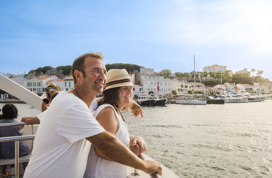 Mahon: Harbor Boat Tour with Underwater Viewing & Commentary - Key things to know before boarding