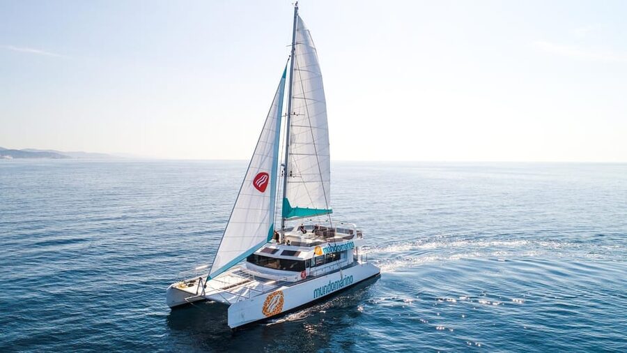 Malaga: Catamaran Sailing Cruise with Swimming & Optional DJ - The first 30 minutes: city views from the bay