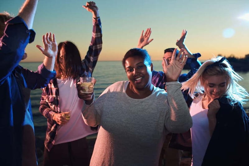 Malaga: Catamaran Sunset or Night Cruise w/ Live DJ & Drink - Who will enjoy this Malaga cruise?