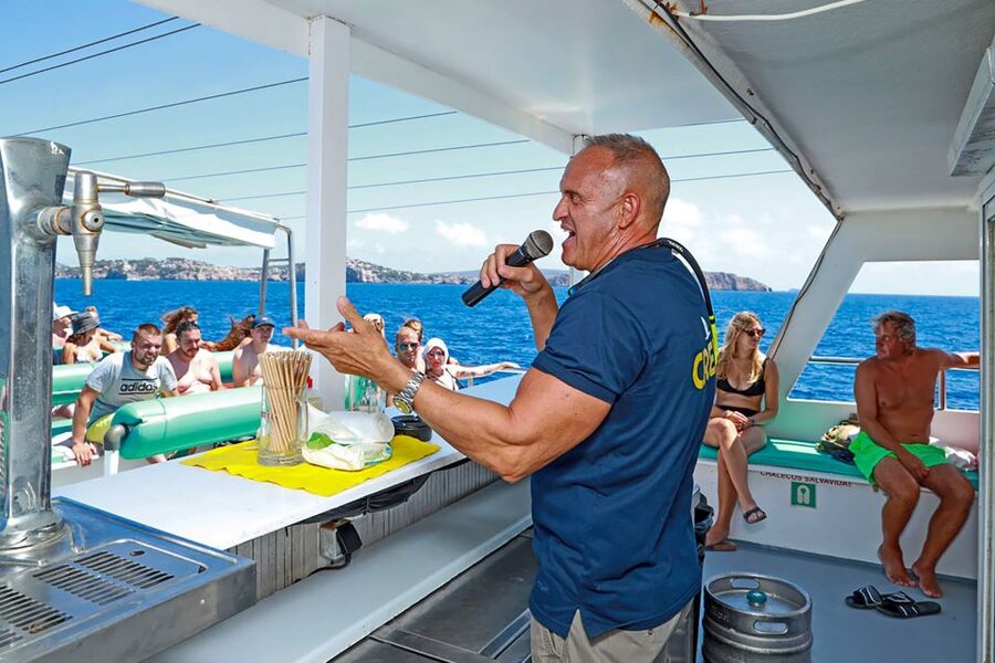 Mallorca: Dolphin Watching Cruise - Life on the Main Deck