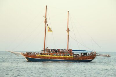 Lazy Pirate Boat Party with Drinks & Food
