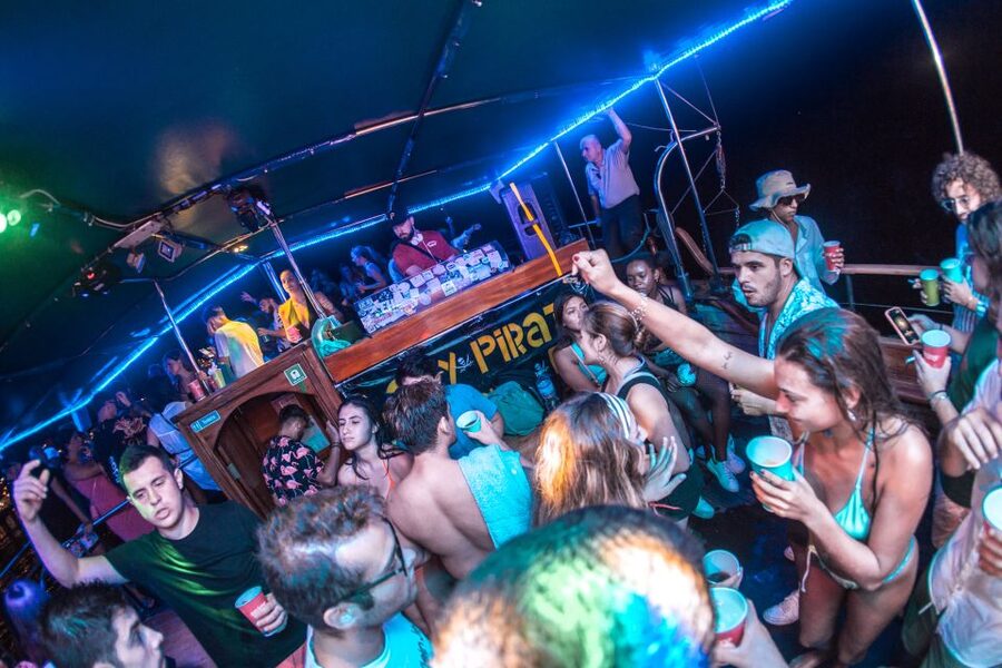 Malta: Lazy Pirate Boat Party with Drinks & Food - The Moonlight Swim Stop