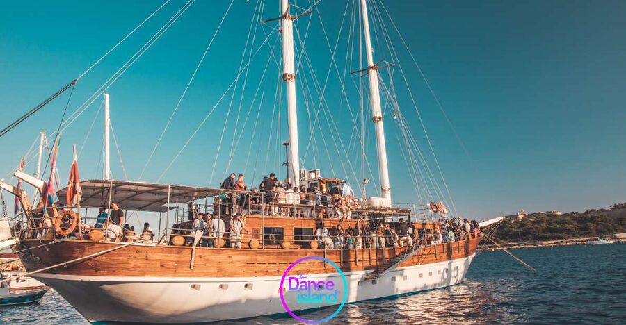 Malta: Sailboat Party with an Open Bar, Snack, and Swimming - Setting Sail From Sliema on the Faith
