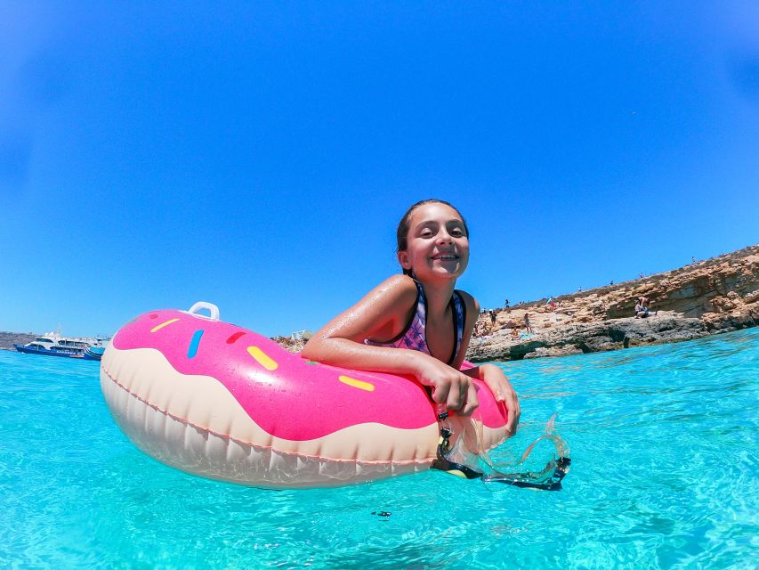 Malta: Sunset Cruise to the Blue Lagoon - Food, cocktails, and the onboard mood