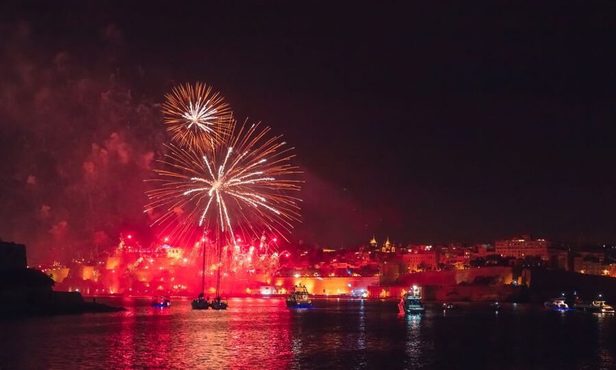 Malta: Valletta, Sliema, Bugibba Fireworks Festival Cruise - Small practical tips for a smoother evening