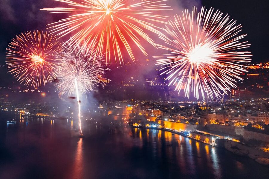Malta: Valletta, Sliema, Bugibba Fireworks Festival Cruise - The fireworks show, live music, and floating stage