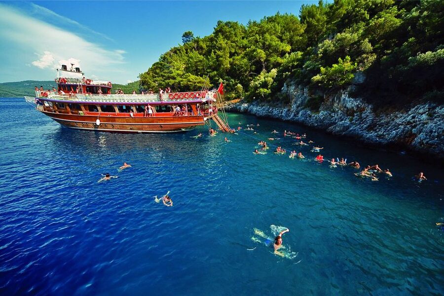 Marmaris: Boat Trip with Unlimited Drinks and BBQ Lunch - Heaven Island and the fish farm