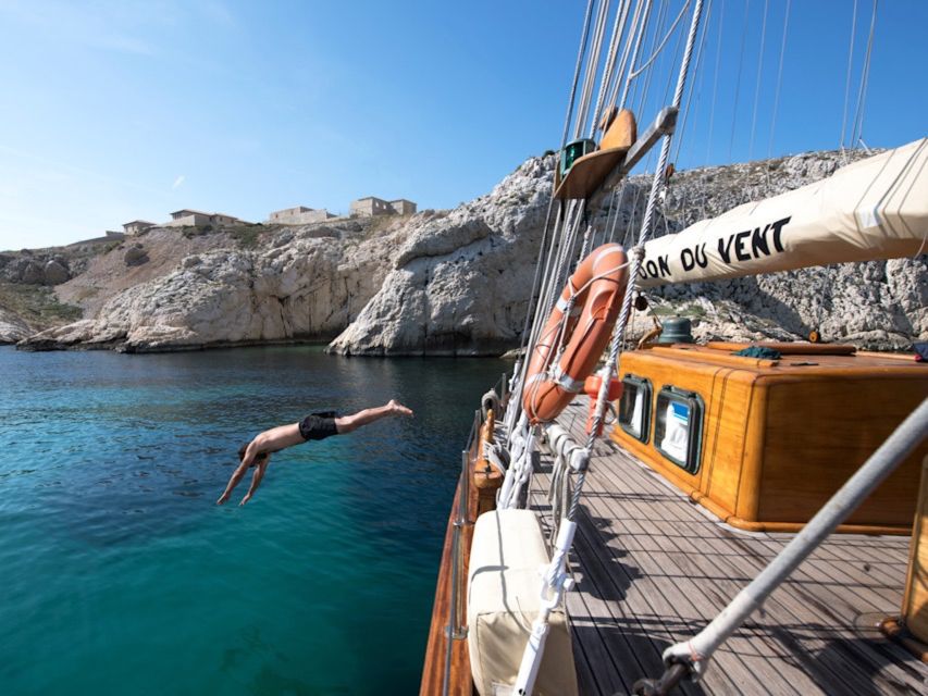 Marseille: Calanques Sailing Day Trip with Lunch and Wine - The first two hours: Marseille fades into the Calanques