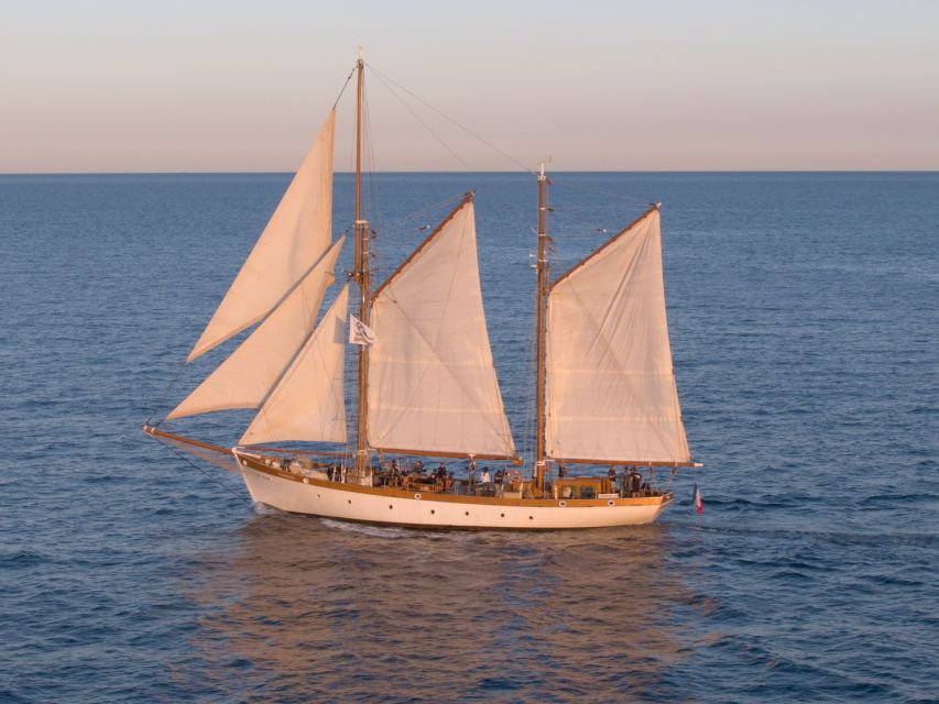 Marseille: Frioul Islands Sunset Cruise with Cocktail Dinner - Anchoring in a Frioul island creek