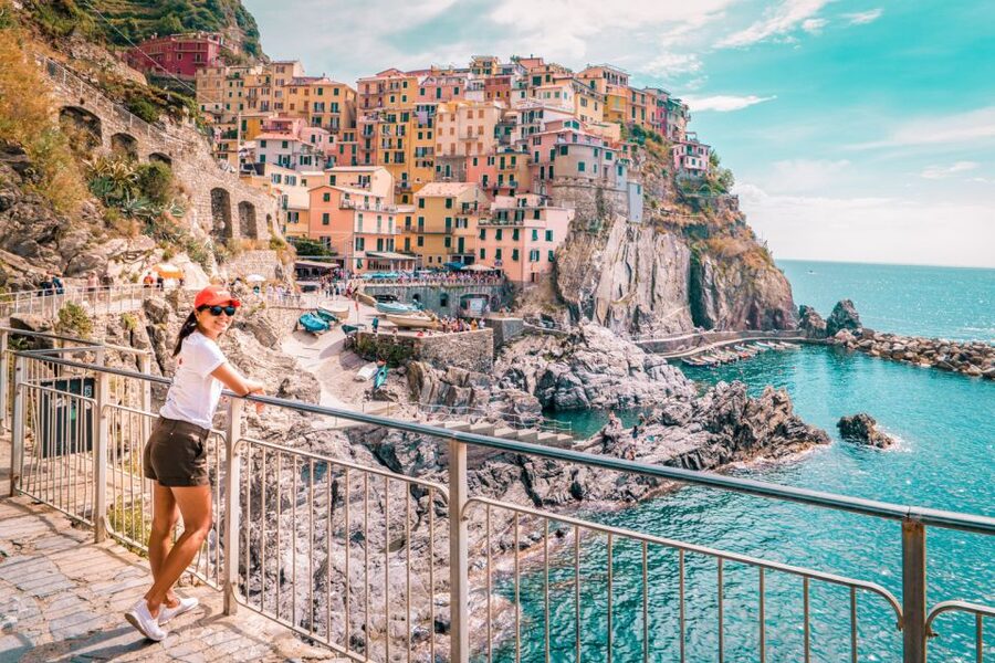 Milan: Cinque Terre Full-Day Guided Trip With Cruise - The early start and coach ride from Milan