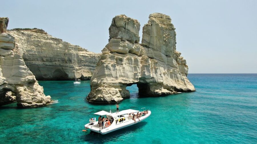Milos: Half-Day Speedboat Cruise to Klefiko with Snorkeling - Photos, snacks, and the small-group feel