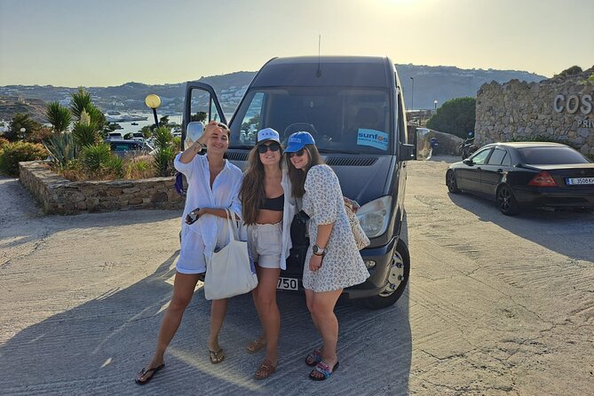 Mykonos Sail Cruise to Rhenia, Guided Tour of Delos, Lunch&Drinks - Lunch, wine, and a family-style table