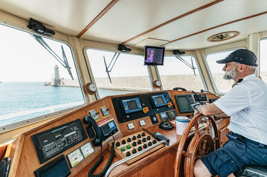 Nice: 1-Hour Sightseeing Cruise to Villefranche Bay - Returning along Nice’s shoreline