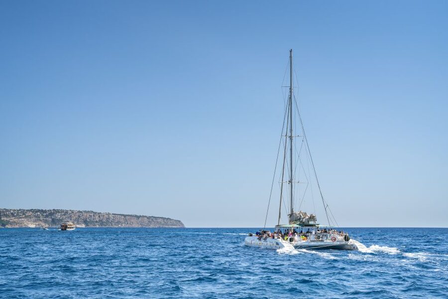 Palma de Mallorca: 5-Hour Catamaran Cruise with Lunch & Swim - Key points to know