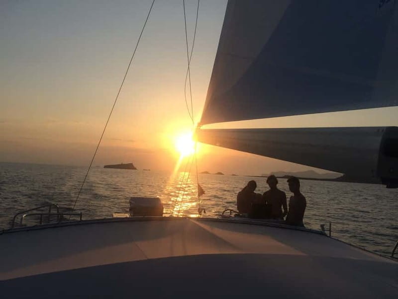 Palma de Mallorca: Deluxe Catamaran Sailing Tour with Meal - The daytime barbecue and onboard service