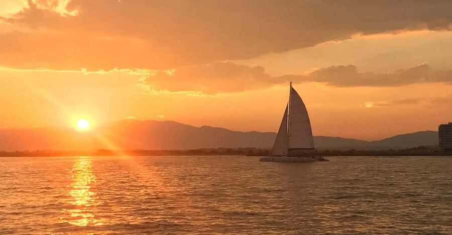 Palma de Mallorca: Sunset Sailing Catamaran Trip with Drink - Setting off from the Port of Palma
