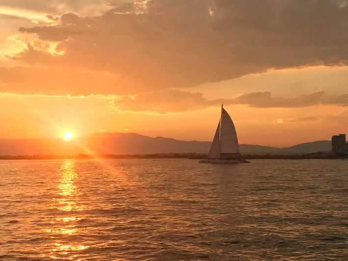 Palma de Mallorca: Sunset Sailing Catamaran Trip with Drink - Sailing across the Bay of Palma