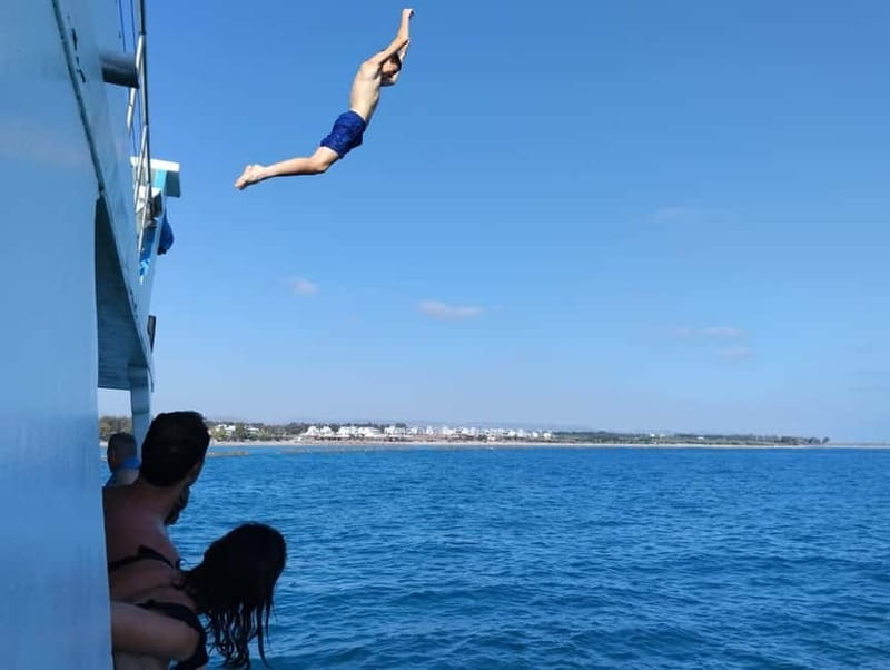 Paphos: Glass Bottom Boat Trip with Swimming or Snorkeling - Seeing the Vera K. shipwreck through the glass