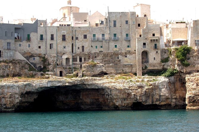 Polignano a Mare boat tour emotions, caves, diving and appetizers - Grotta Piana and the quieter coves