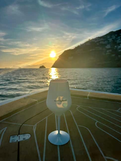Positano: Shared Sunset Cruise - Booking details and cancellation points