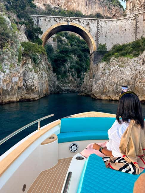 Positano: Shared Sunset Cruise - Rough water and comfort concerns